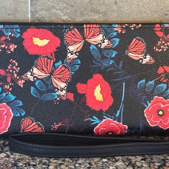 🆕 Floral Wristlet Wallet with Butterfly and floral Design-NWT - Picture 2 of 5